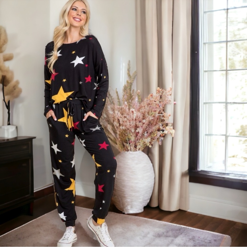 Two Piece Star Printed Casual Lounge Set - Picture 4 of 11